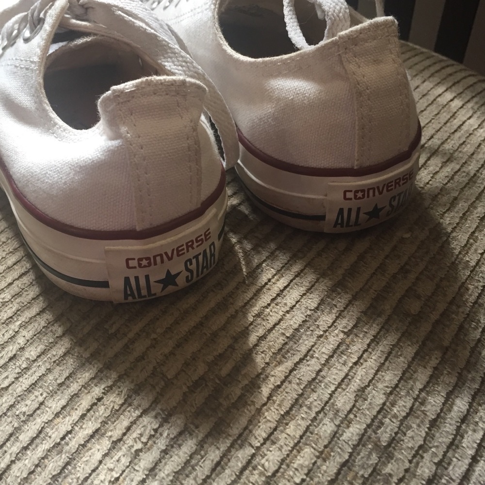 White converse - Picture 4 of 7